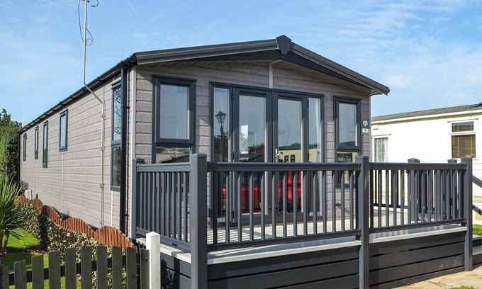 Patrington Haven Cottage | Patrington Haven is a pristine lodge park with an array of facilities.