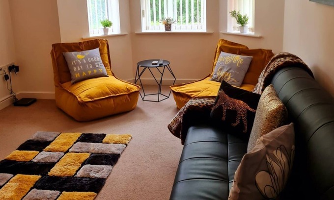 Great Sankey Apartment | Patton Place - 1 bedroom apartment, Sleeps 4. Great Sankey, Warrington. High spe