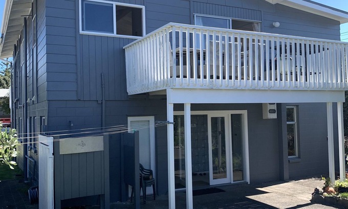 Whangamata House | Patuwai ('By the Water')