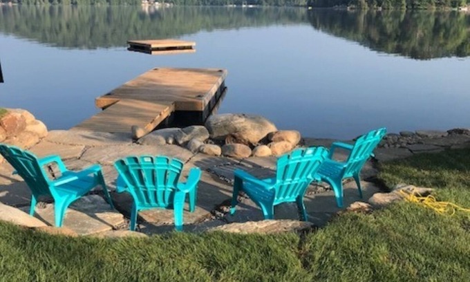 Faraday House | Paudash Lake 3 Bedroom, 4 Season Cottage w/Hottub