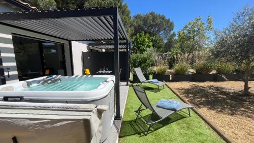 Carpentras House | Pause spa sur la route du Ventoux adults only