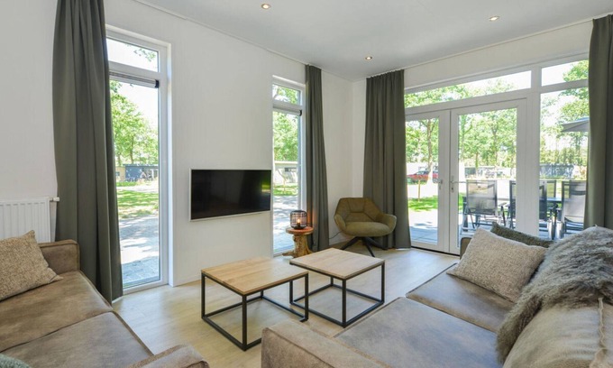 Zorgvlied Apartment | Pavilion 6 people with storage space