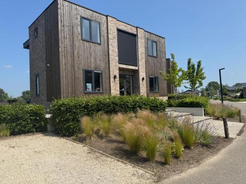 Kerkdriel House | Pavilion met Hottub en Sauna | 10 personen