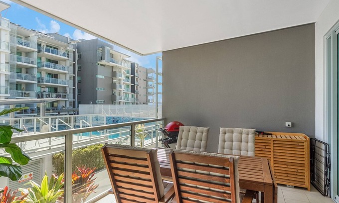 Palm Beach Apartment | Pavilions Apartment 2207 - Palm Beach - Min. 3 Night Stays!
