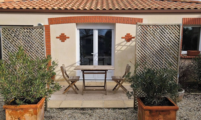 Pornic Cottage | Pavillon 2 * : Calm and charming, shops and sea within walking distance