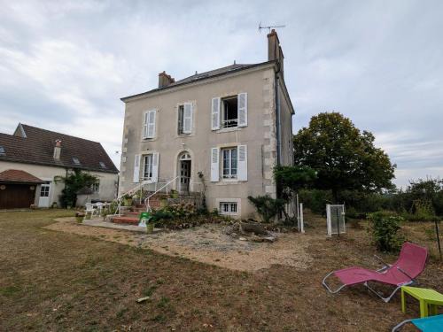 Jeu-les-Bois House | Pavillon de chasse 19ème, 2 chambres, jardin, proche GR46, WiFi - FR-1-591-626