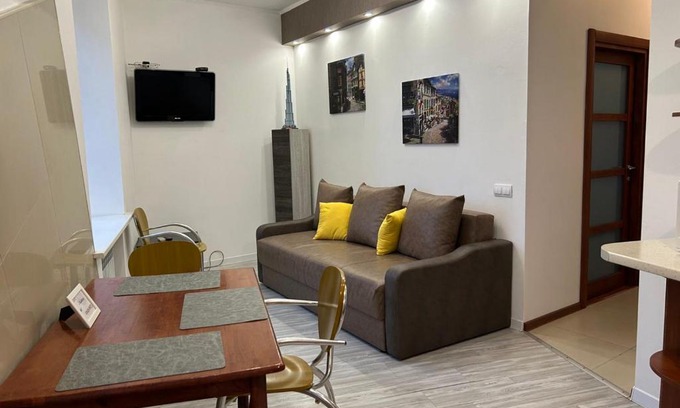 Petrovskoye Apartment | Pavlovskaya square