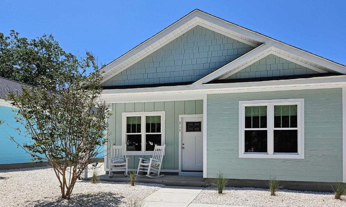 Tranquil Harbour House | Pawsitive Island Escape