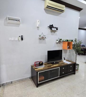 Taman Megah House | PD Shell Gate Home Stay