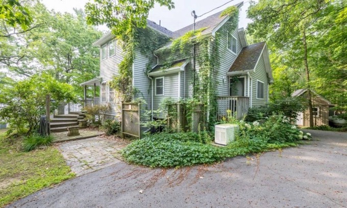 Central Frontenac Cottage | Peace and Tranquility at Luxury Frontenac Lake House