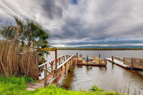 Bethel Island House | Peace at the River