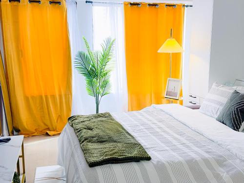 Quartier des Spectacles Apartment | Peace & Elegance in downtown MTL