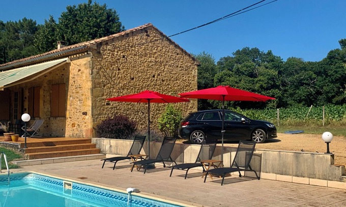 Saint-Romain-de-Monpazier House | Peaceful Retreat with Panoramic Views & Pool – Perfect for Families & Friends