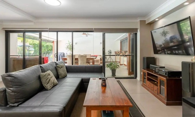 Shailer Park Apartment | Peace & quiet on the Kimberly Plateau.