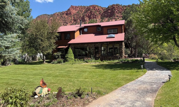 Carbondale House | Peace, Tranquility, Privacy, in a hidden gem on the Roaring Fork River