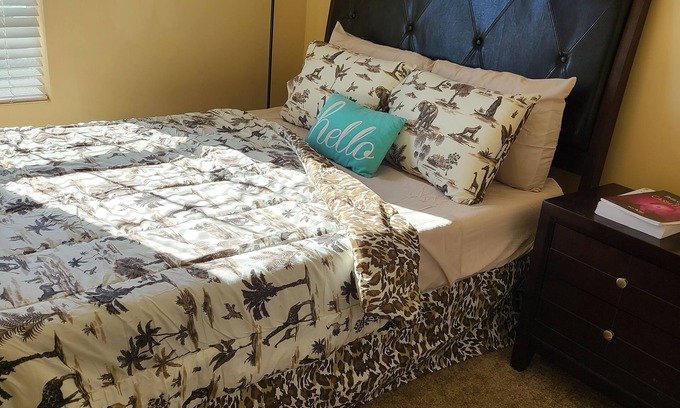 Lawrence Apartment | Peaceful 1 bedroom with free parking - 5 min from downtown