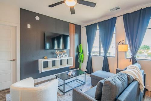 North Scottsdale Apartment | Peaceful 1BR Kierland Common, TPC Golf, Pool, Gym, W-D
