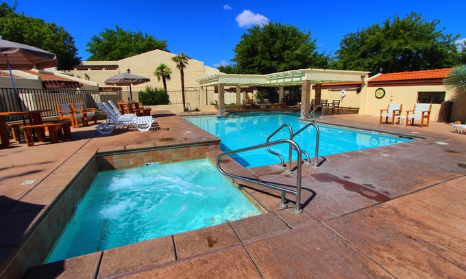 St. George Condo | Peaceful 2BR w/Pools & Fireplace