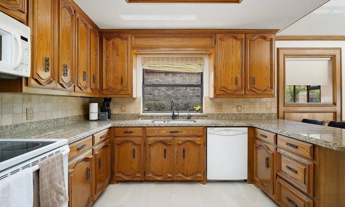 Mission House | Peaceful 3bedroom home with Golf View.