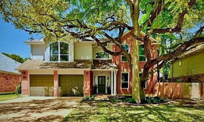 Austin House | Peaceful 4BR Home w/Office in South Austin