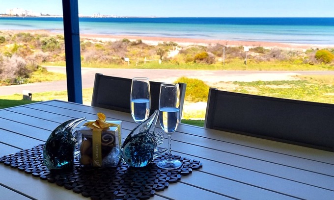 North Beach House | Peaceful 5 star Wallaroo getaway. Magnificent uninterrupted beach views. Sleep 8
