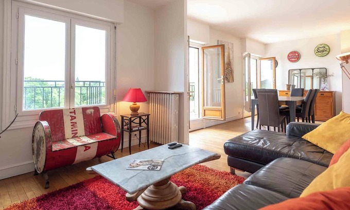 Saint-Mande Apartment | Peaceful 6 Person Retreat Overlooking the Forest