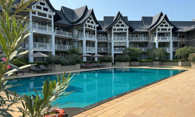 Laguna Apartment | Peaceful Allamanda - great amenities, golf course