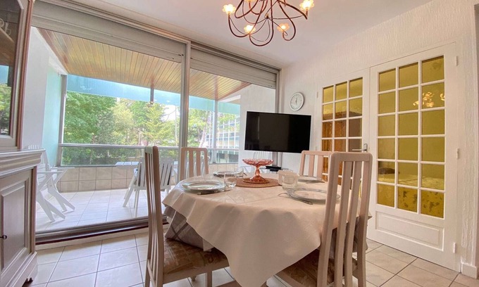 La Baule-Escoublac Apartment | Peaceful and green: 2-room apartment, terrace, parking, near beach and shops