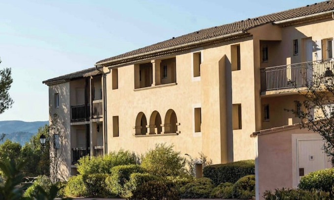 Pont Royal Apartment | Peaceful apartment with a magnificent view.