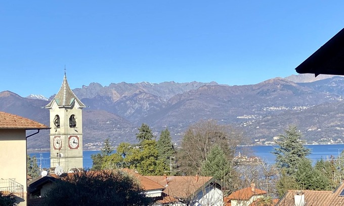 Carciano Apartment | Peaceful Apartment with balcony, Garden And Lake View