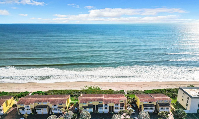 Melbourne Beach House | Peaceful Beachfront Oasis- Walk onto the sand!