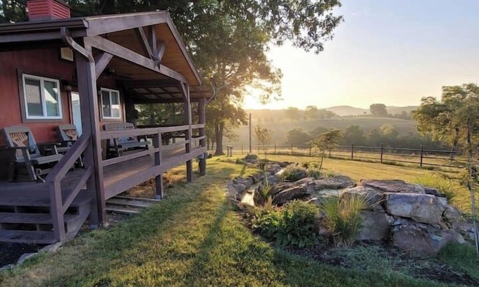 Walnut Shade Other | Peaceful Cabin-Breathtaking Views near Branson, MO