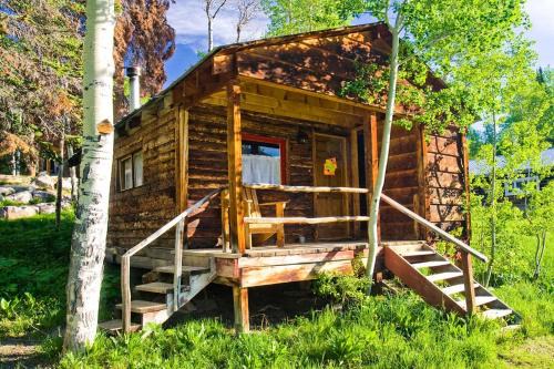 Clark House | Peaceful Cabin near Medicine Bow-Routt National Forest in Columbine, Colorado