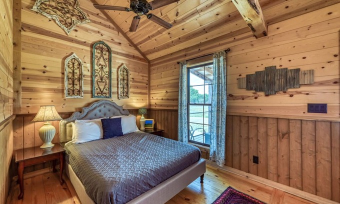 Fredericksburg Cabin | Peaceful Country Cabin in Texas Wine Country