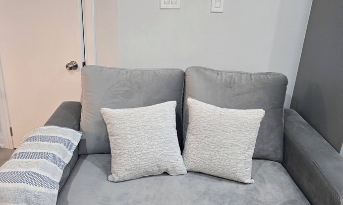 Brampton Apartment | peaceful, Cozy 1 bedroom 1 bath basement suite