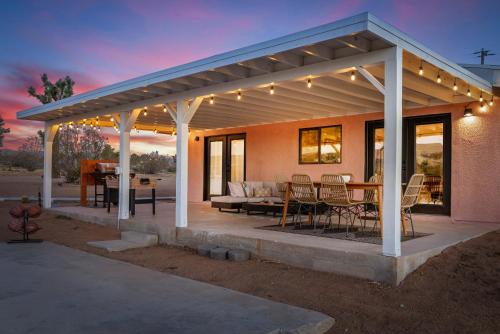 Yucca Valley House | Peaceful Desert Escape with Pool, Fire Pit and Stargazing Views