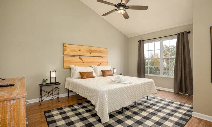Sevierville Condo | Peaceful Escape: 2BR Retreat w/Private Hot Tub!