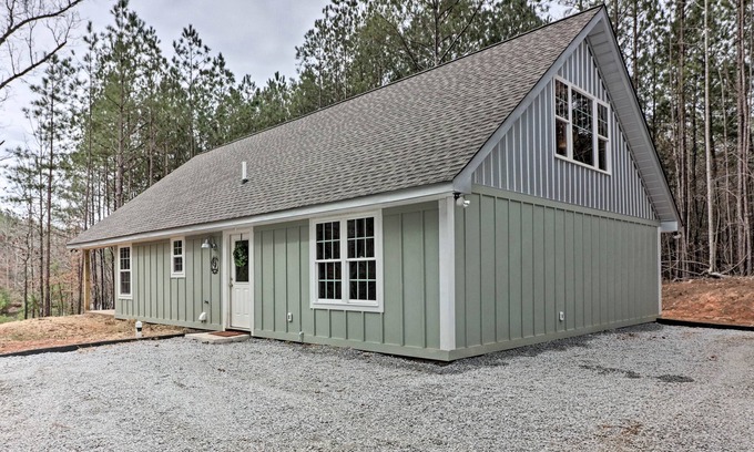 Heflin Cabin | Peaceful Family Cabin on 10 Acres w/Game Room!