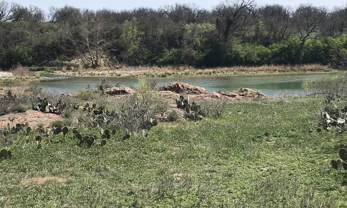 Art House | Peaceful getaway on the serene Llano river. Kayaking or relaxing by the water