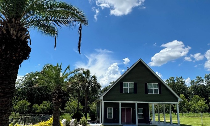 Albany Cottage | Peaceful Guest House Leesburg