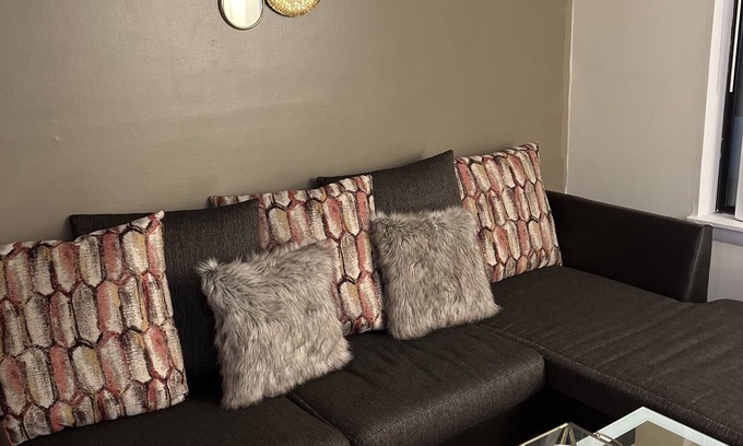 Milford Apartment | Peaceful Hidden Gem Near The Beach Ideal For Longer Stays