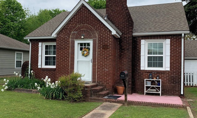 Tahlequah House | Peaceful home in town. Great location-walk downtown to stores and restaurants.