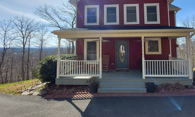 Marshall House | Peaceful home on 5 wooded acres