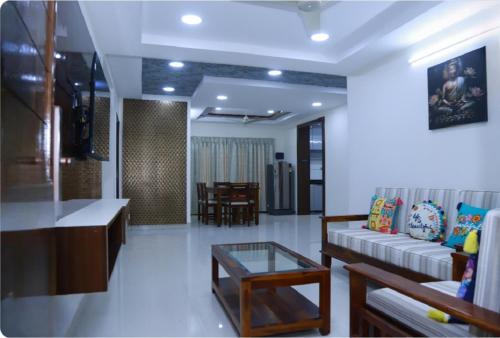 Shaikpet Apartment | Peaceful Home Stay with Fitness Center