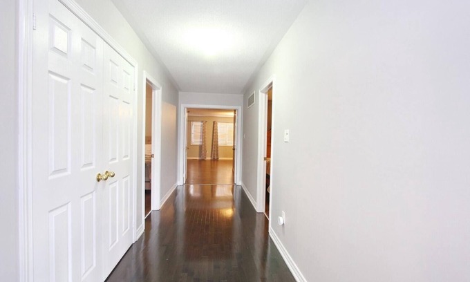 Brampton House | Peaceful House at Mount Pleasant