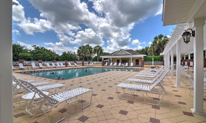 Del Mar Cottage | Peaceful Lady Lake Home w/Screened-in Porch!