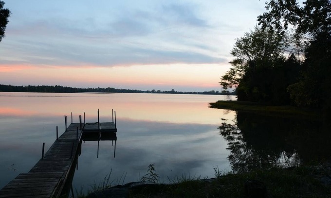 Ameliasburgh Cottage | Peaceful Lakefront House in the Heart of Prince Edward County