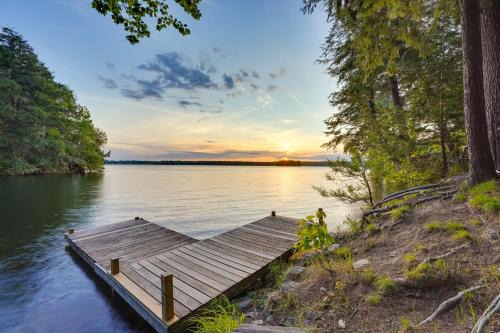 Vassalboro House | Peaceful Lakefront Maine Cabin with Sunset Views