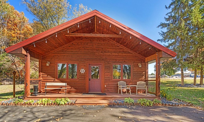 Kiel Cottage | Peaceful Lakefront Property ONLY 9.5 miles from Road America !
