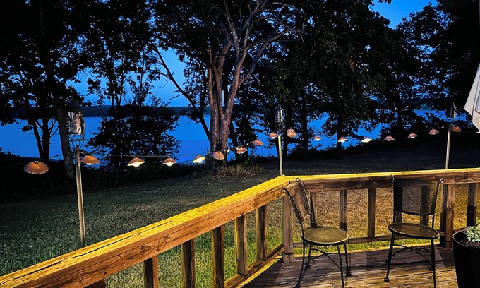 Wagoner House | Peaceful lakeside cabin minutes from a swimming beach and boat rental marina